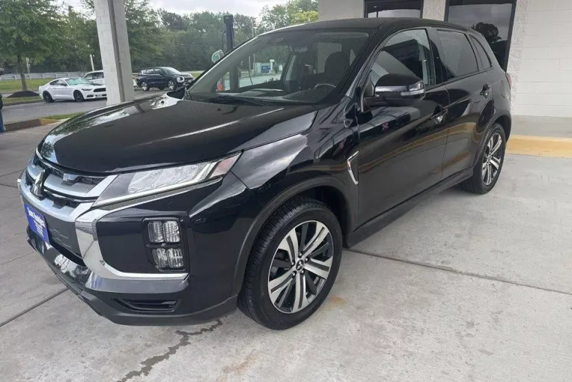 2020 Mitsubishi Outlander Sport SE photo 1