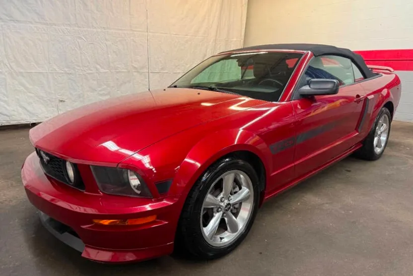 2008 Ford Mustang GT photo 1