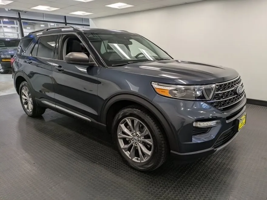 2022 Ford Explorer XLT photo 1