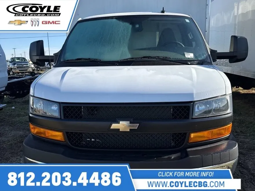 2024 Chevrolet Express Cutaway 3500 photo 1