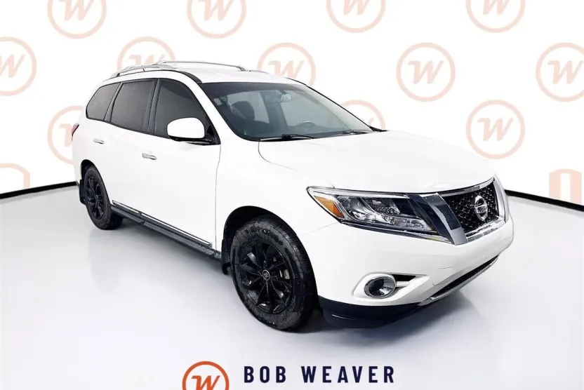 2015 Nissan Pathfinder SL photo 1