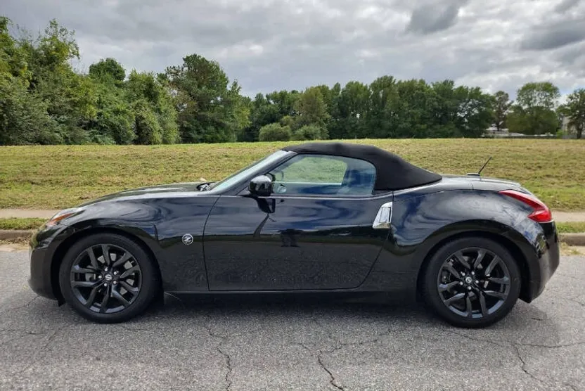 2018 Nissan 370Z Touring photo 1