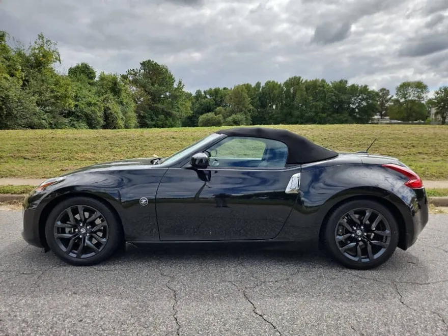 2018 Nissan 370Z Touring photo 1