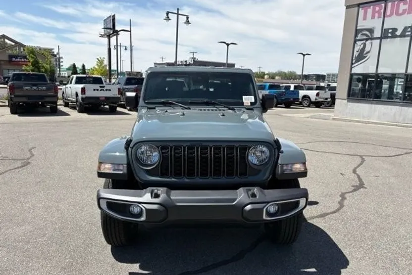 2025 Jeep Gladiator Sport S photo 1