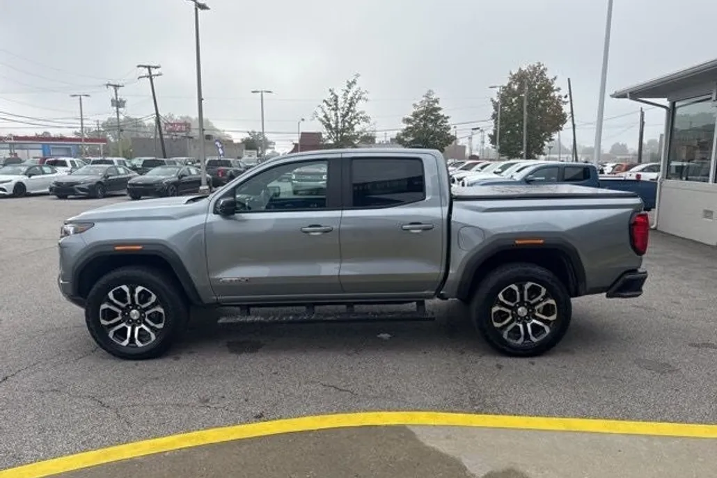 2024 Gmc Canyon AT4 photo 1