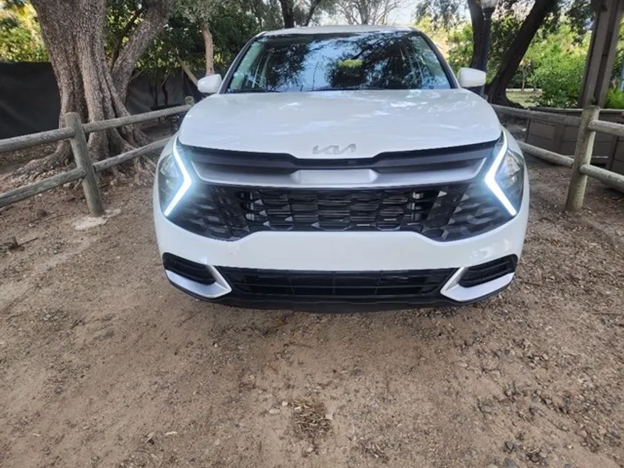 2023 Kia Sportage LX photo 1
