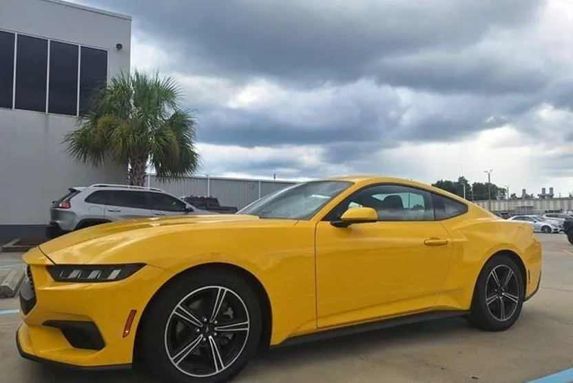 2024 Ford Mustang EcoBoost photo 1