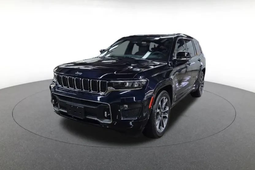 2023 Jeep Grand Cherokee Overland photo 1