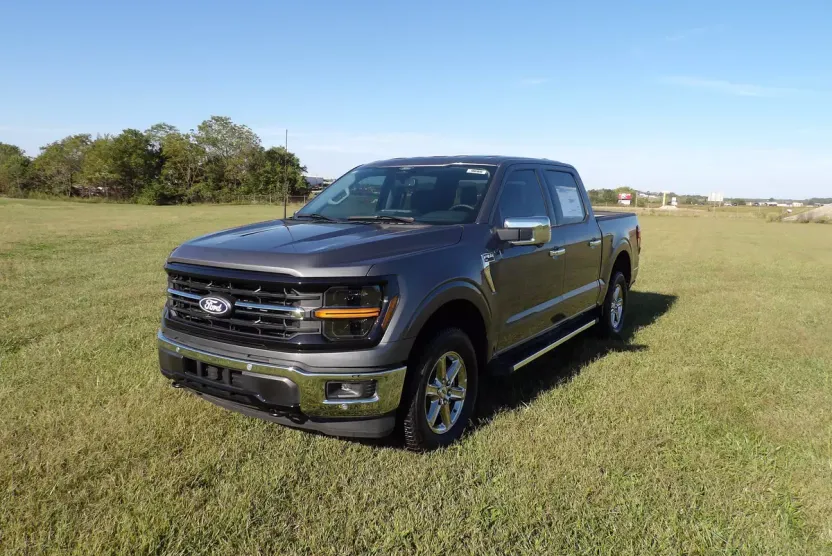 2025 Ford F-150 XLT photo 1