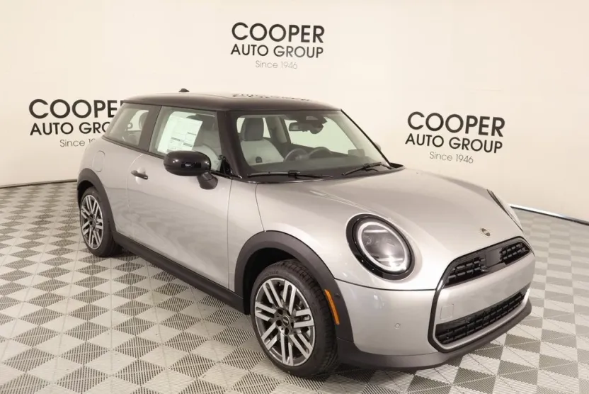2025 Mini Cooper 2 Door Hardtop Signature photo 1