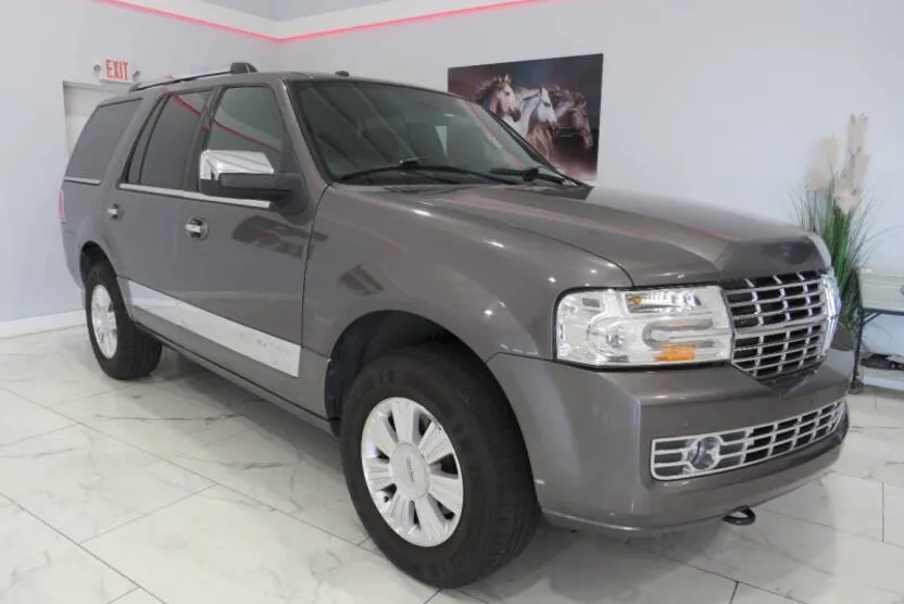 2014 Lincoln Navigator photo 1
