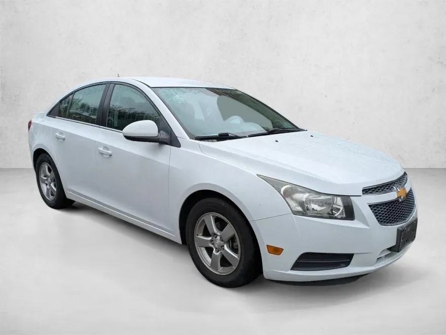 2014 Chevrolet Cruze photo 1