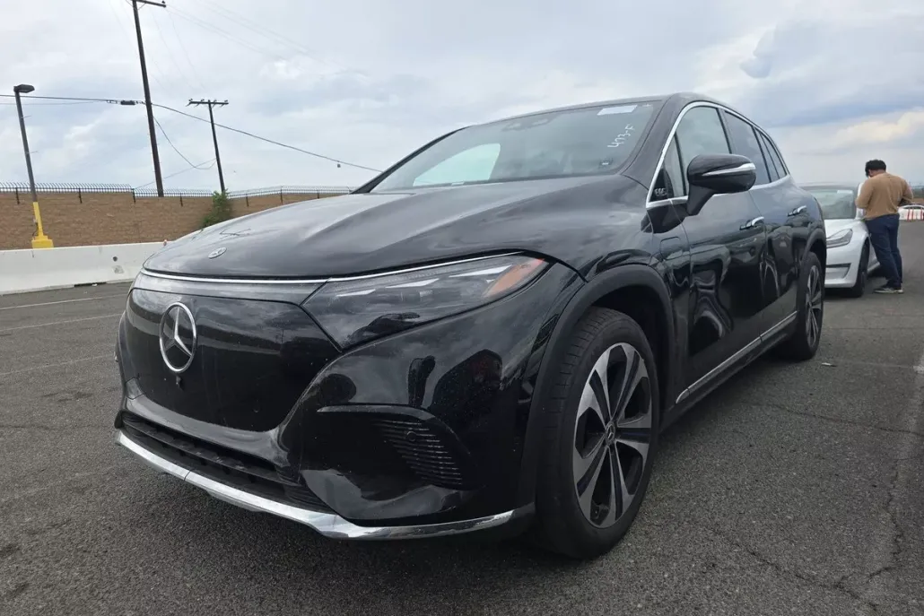 2023 Mercedes Benz EQS SUV 450 photo 1