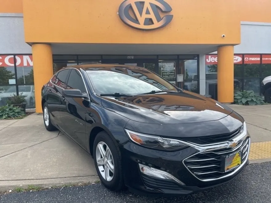 2024 Chevrolet Malibu LS photo 1