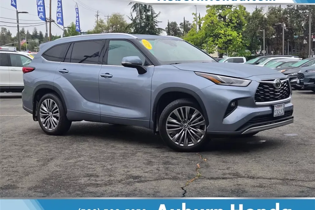 2022 Toyota Highlander Platinum photo 1