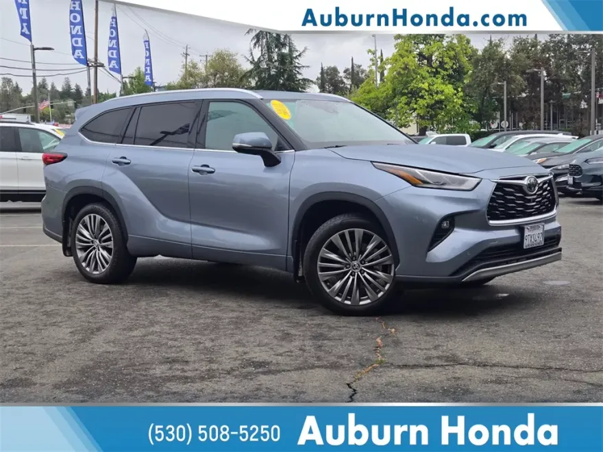 2022 Toyota Highlander Platinum photo 1