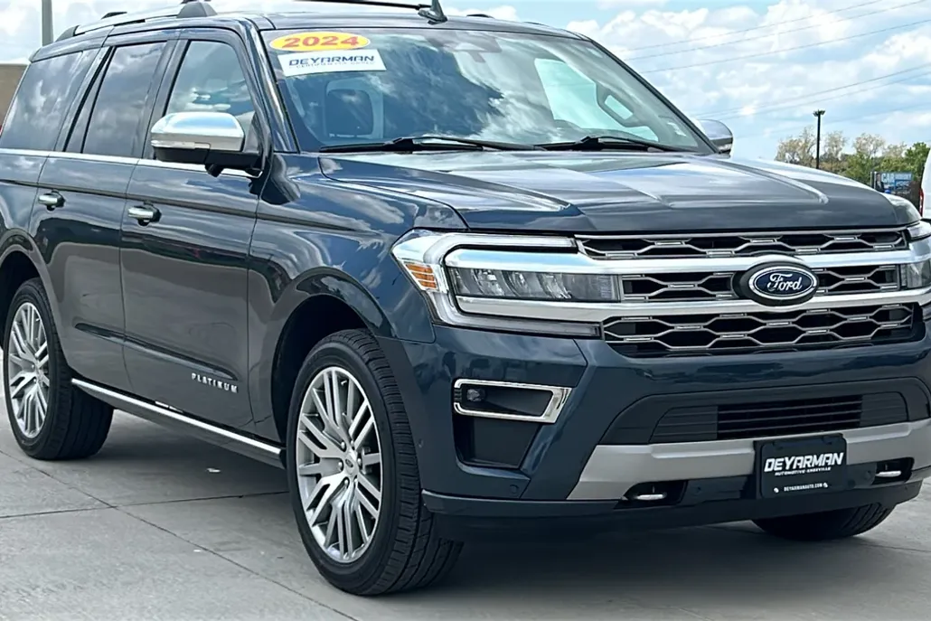 2024 Ford Expedition Platinum photo 1