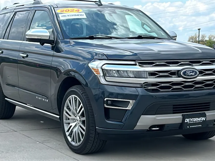 2024 Ford Expedition Platinum photo 1