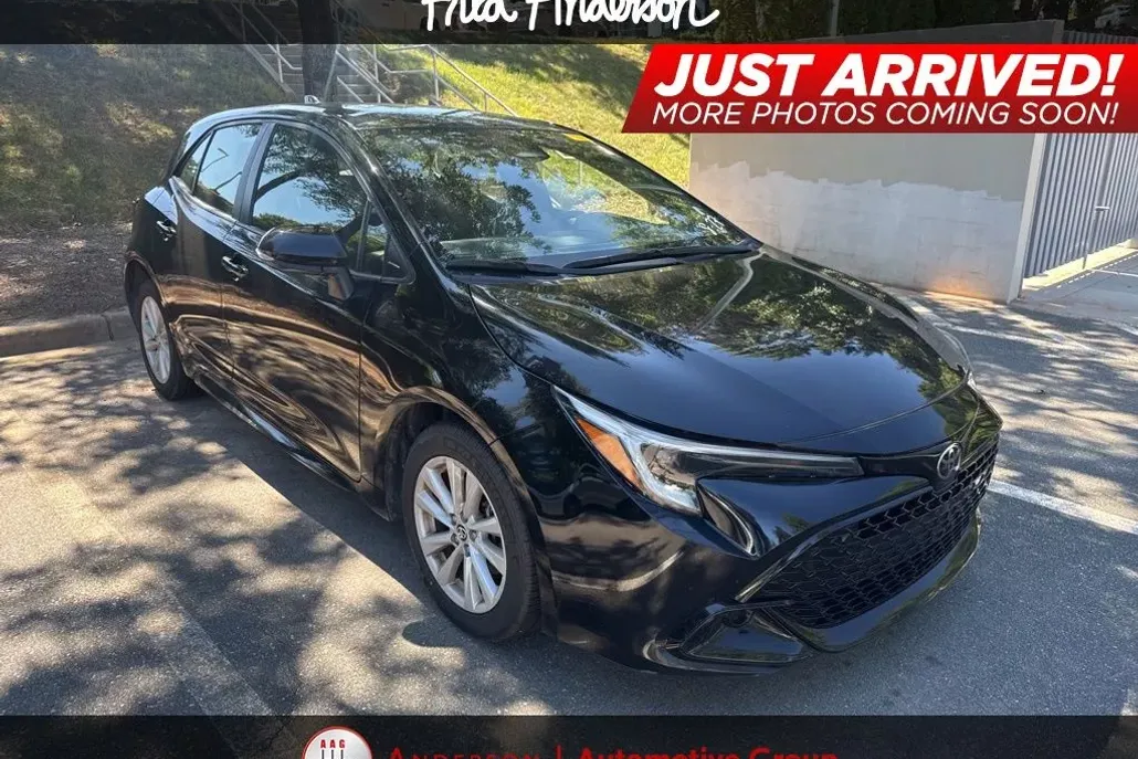 2023 Toyota Corolla SE photo 1