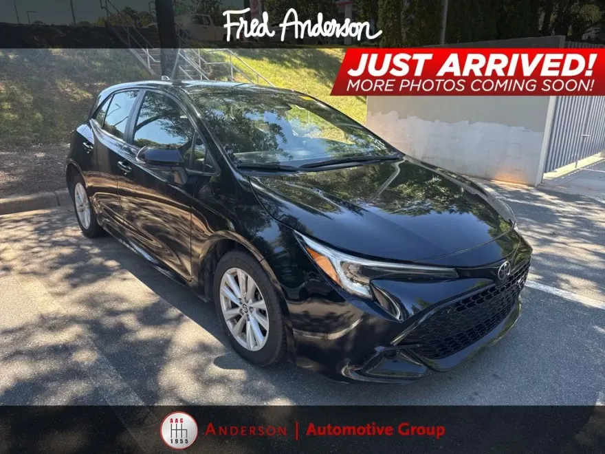 2023 Toyota Corolla SE photo 1