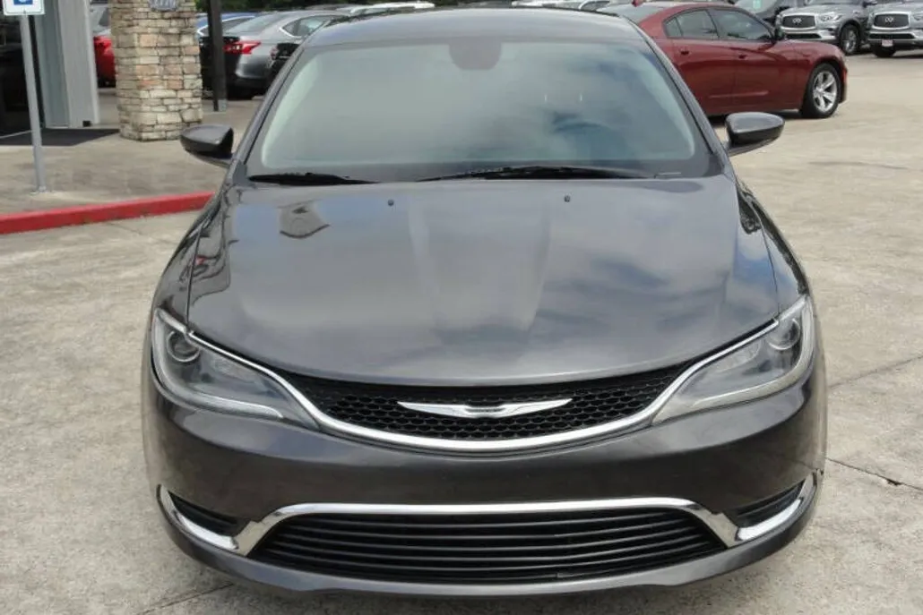 2015 Chrysler 200 Limited photo 1