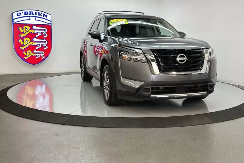 2024 Nissan Pathfinder SL photo 1