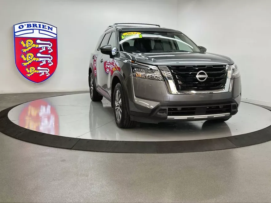 2024 Nissan Pathfinder SL photo 1