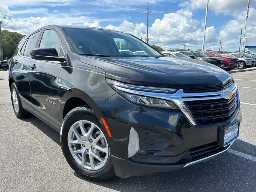 2022 Chevrolet Equinox LT photo 1