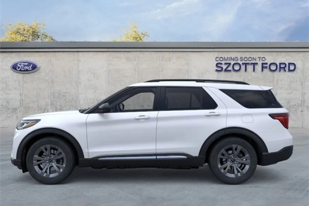 2025 Ford Explorer photo 1
