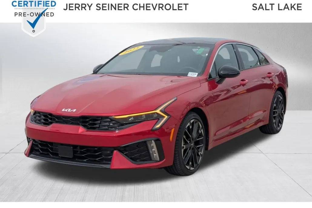 2025 Kia K5 GT photo 1