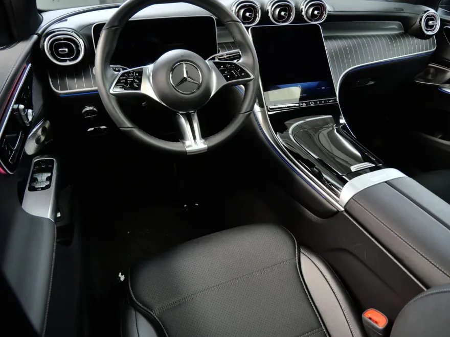 2025 Mercedes Benz GLC 300 4MATIC photo 1