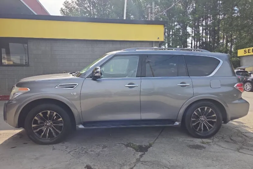 2017 Nissan Armada Platinum photo 1