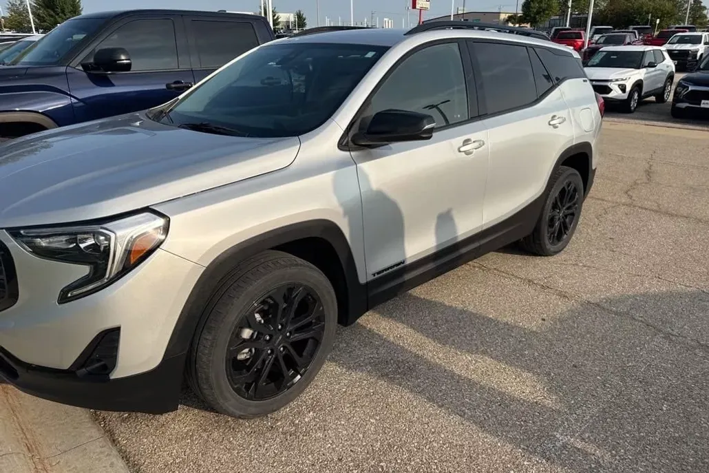 2021 Gmc Terrain SLT photo 1