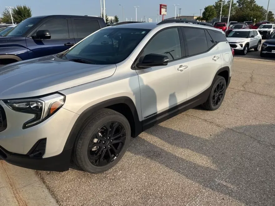 2021 Gmc Terrain SLT photo 1