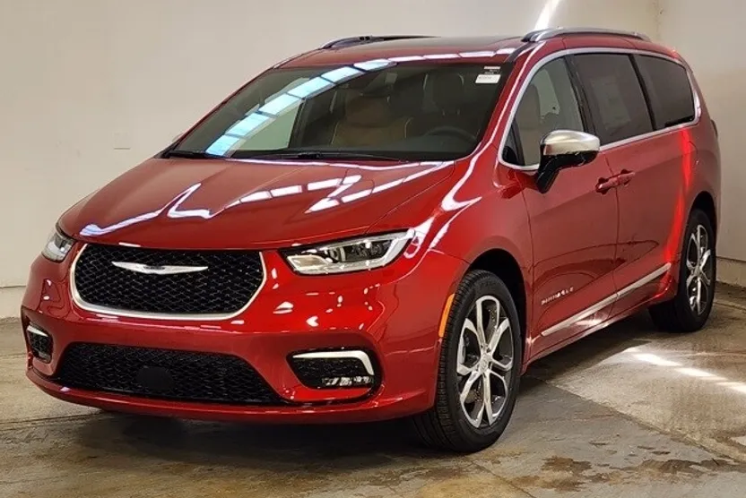 2025 Chrysler Pacifica Pinnacle photo 1
