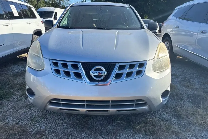 2011 Nissan Rogue S photo 1