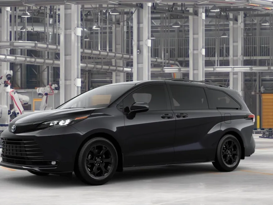 2025 Toyota Sienna Woodland Edition photo 1