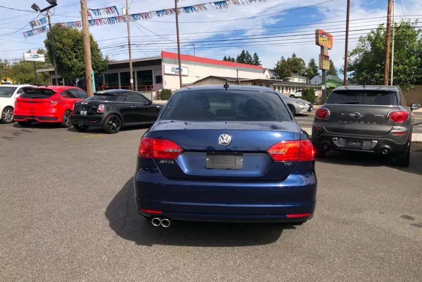 2011 Volkswagen Jetta TDI photo 1
