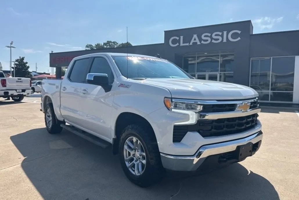 2023 Chevrolet Silverado 1500 LT photo 1