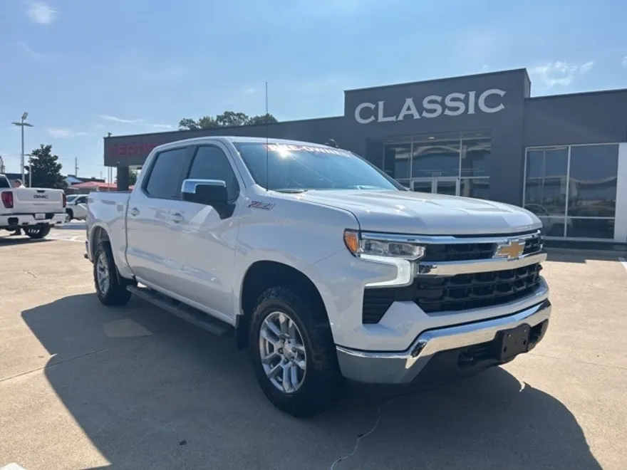 2023 Chevrolet Silverado 1500 LT photo 1