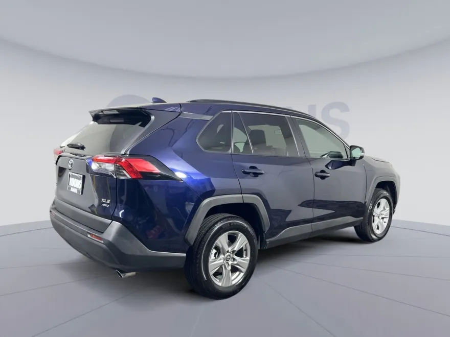 2023 Toyota RAV4 XLE photo 1