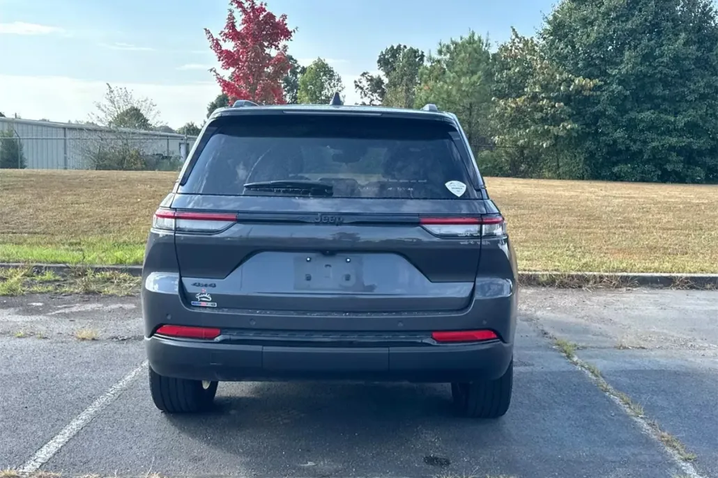 2022 Jeep Grand Cherokee Altitude photo 1