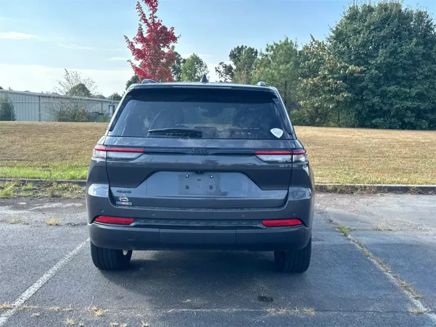 2022 Jeep Grand Cherokee Altitude photo 1