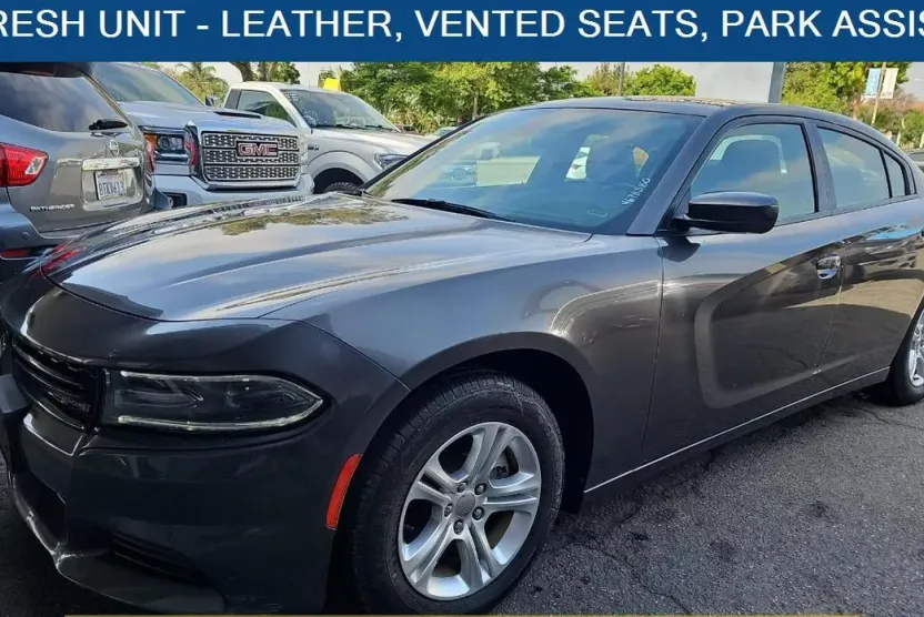 2021 Dodge Charger SXT photo 1