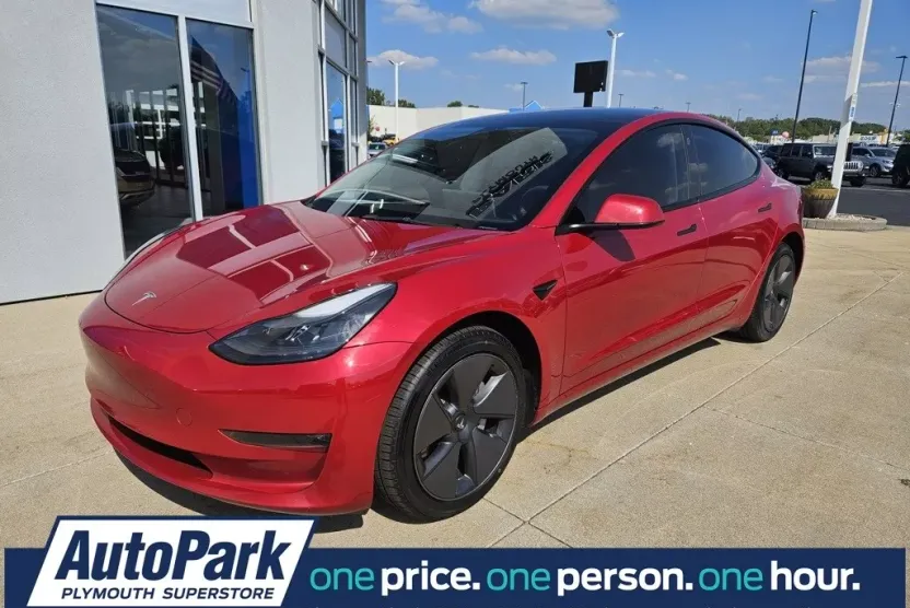 2023 Tesla Model 3 Long Range photo 1