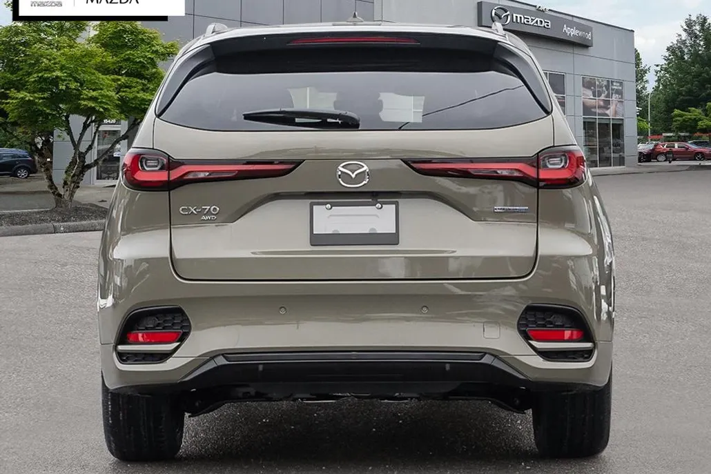 2025 Mazda CX-70 Premium photo 1
