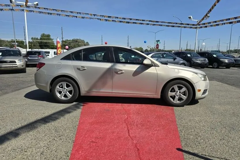 2012 Chevrolet Cruze LTZ photo 1