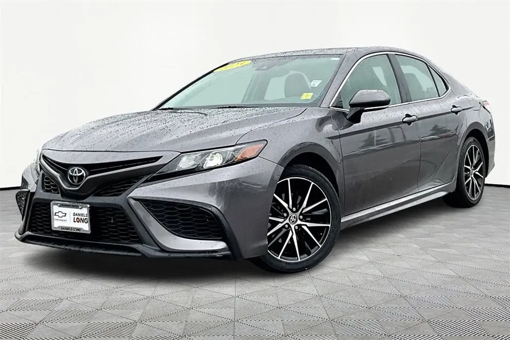 2023 Toyota Camry SE photo 1