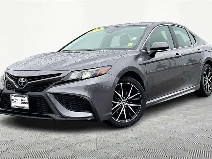 2023 Toyota Camry SE photo 1