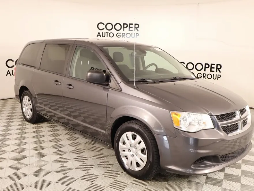 2020 Dodge Grand Caravan SE photo 1